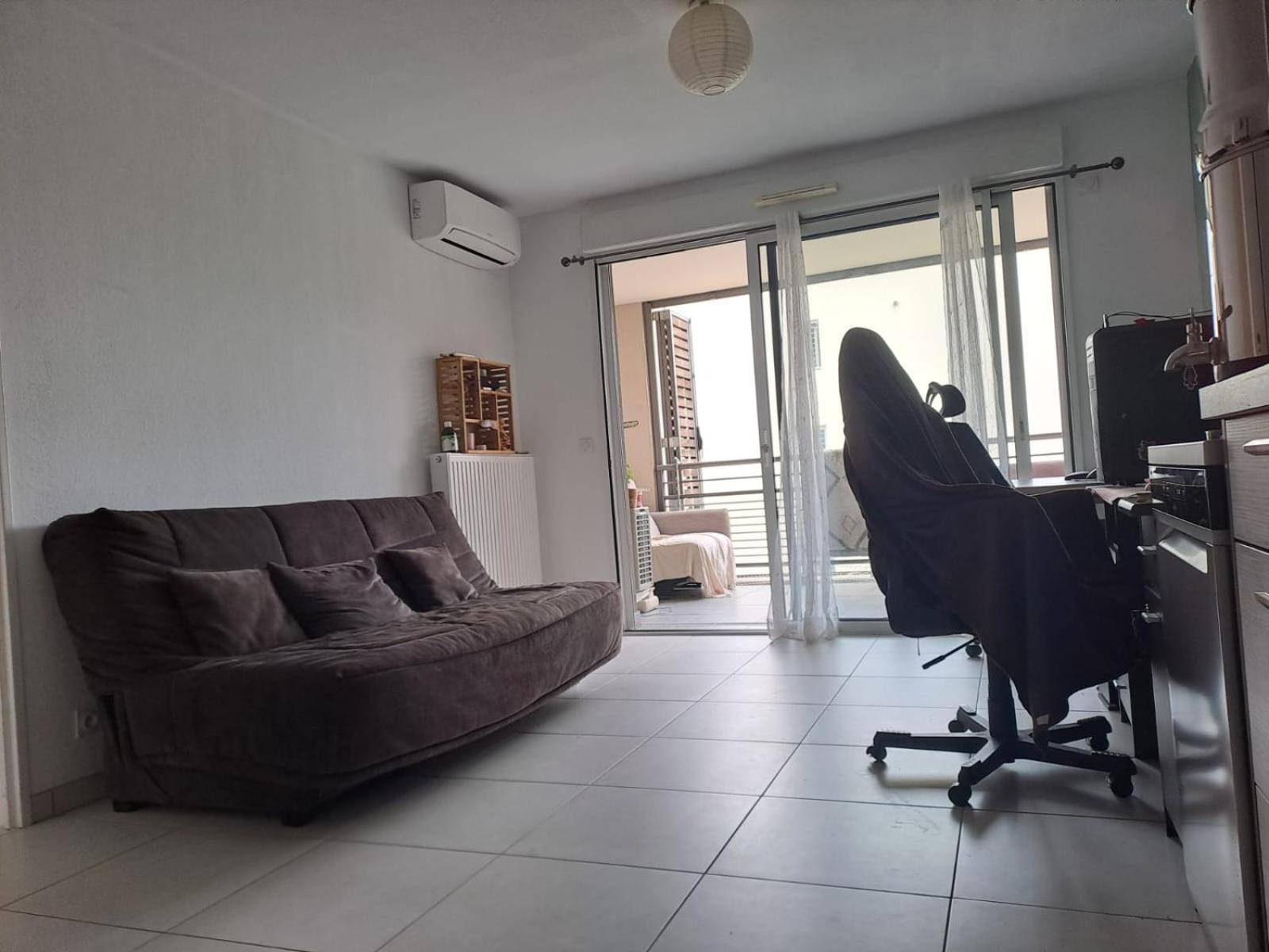 Appartement T2 Avec Terrasse, 5 Min De La Plage Frejus Luaran gambar